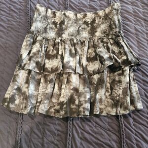 Stylish Women's Tiered Skirt - Black and Gray